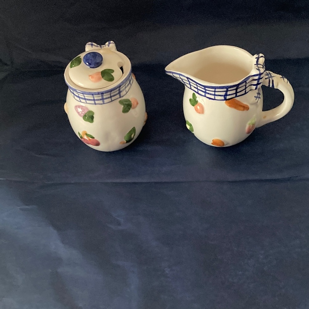Ceramic sugar bowl and creamer set white with painted ribbon and bow design